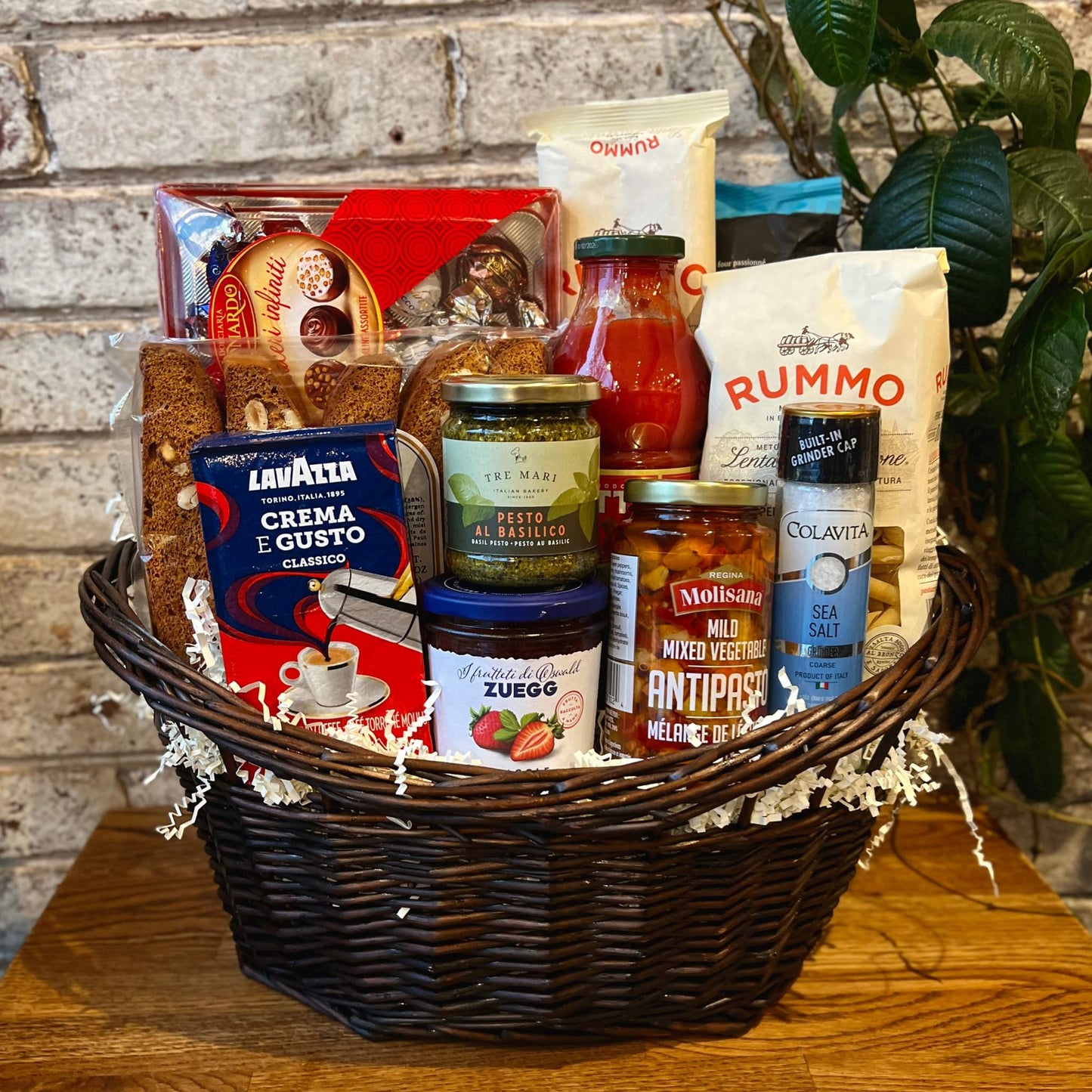 Christmas Gift Basket (Medium)