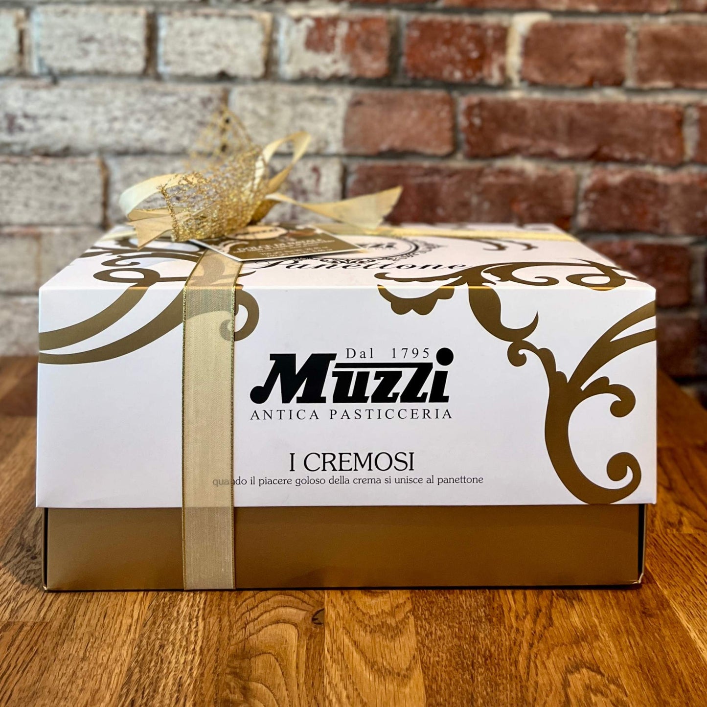 Muzzi Panettone w/ Pistachio Hazelnut Cream