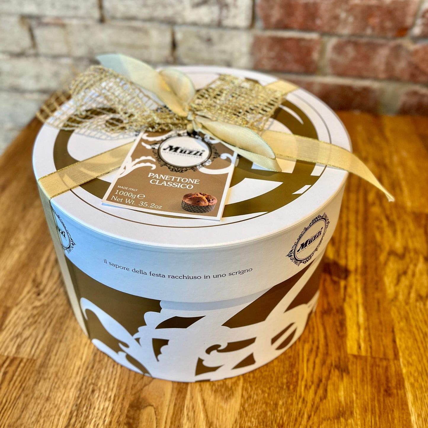 Muzzi Panettone in Round Container