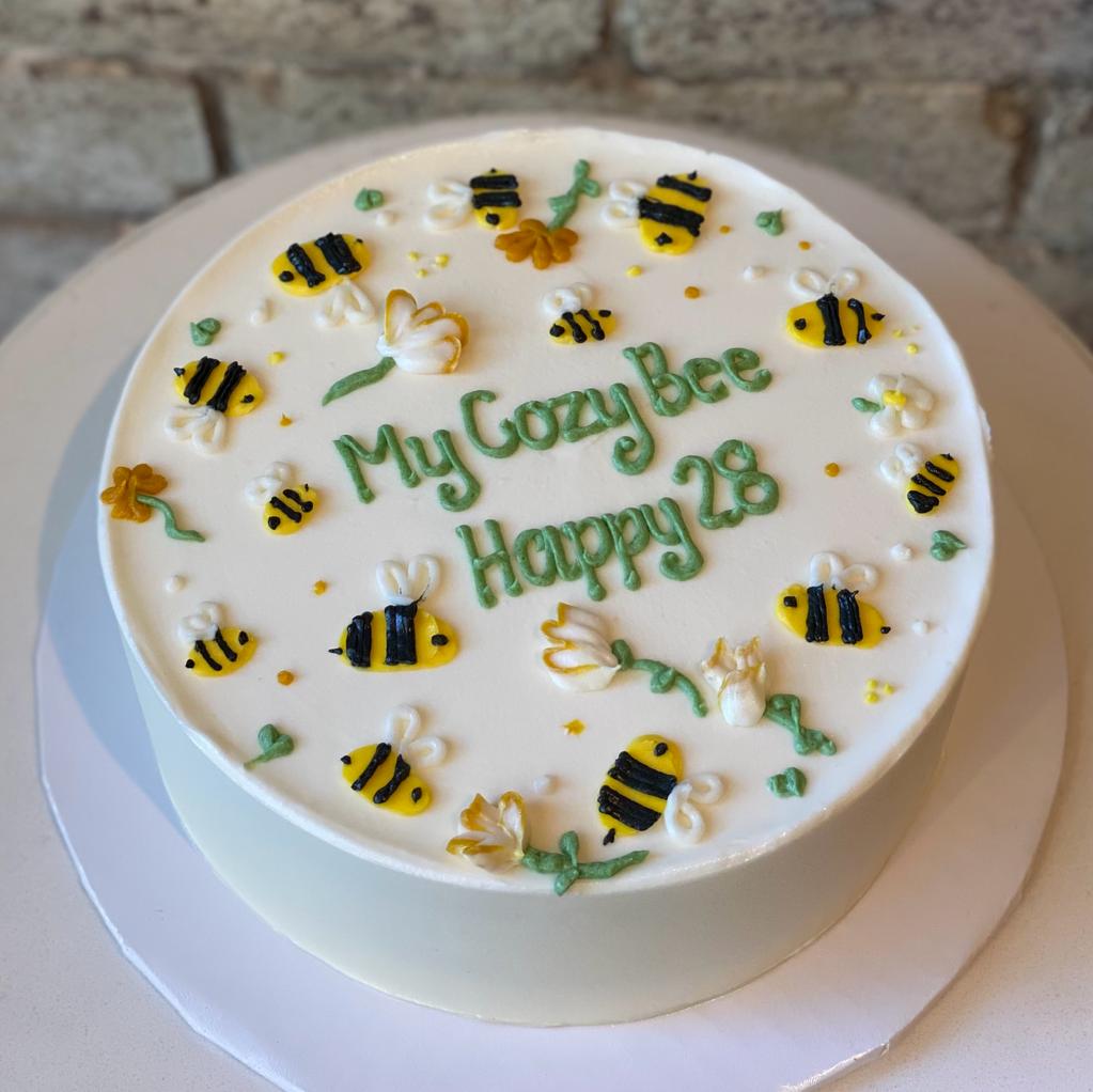 Bumble bee cake