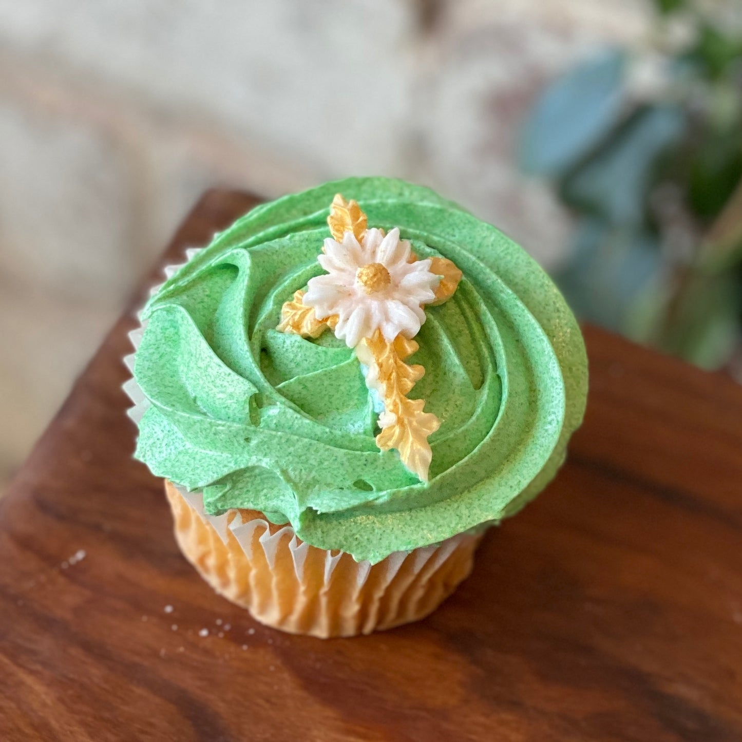 Colourful Fondant Cross Cupcakes