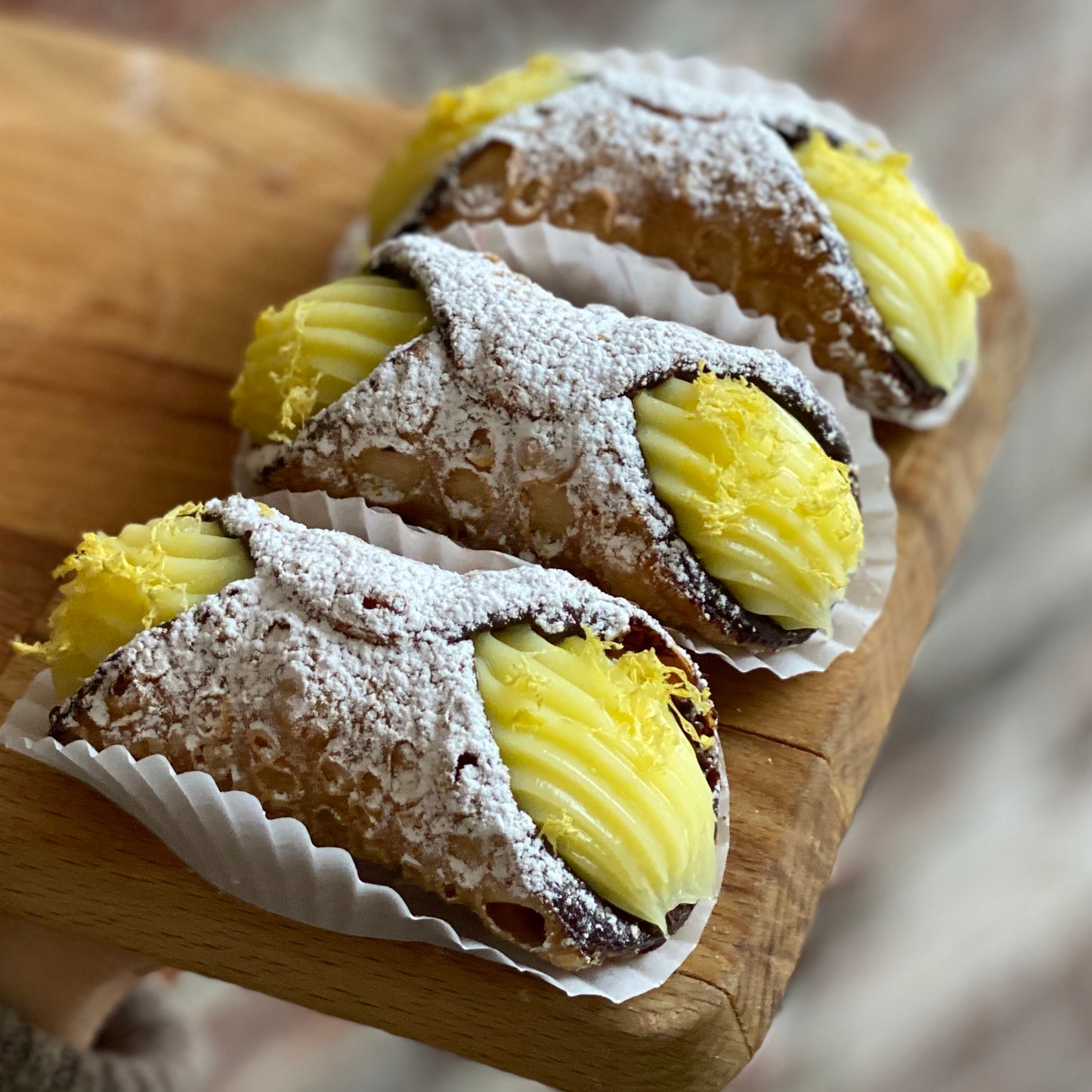 Limoncello Cannoli