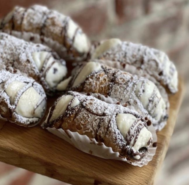 Ricotta Chocolate Chip Cannoli