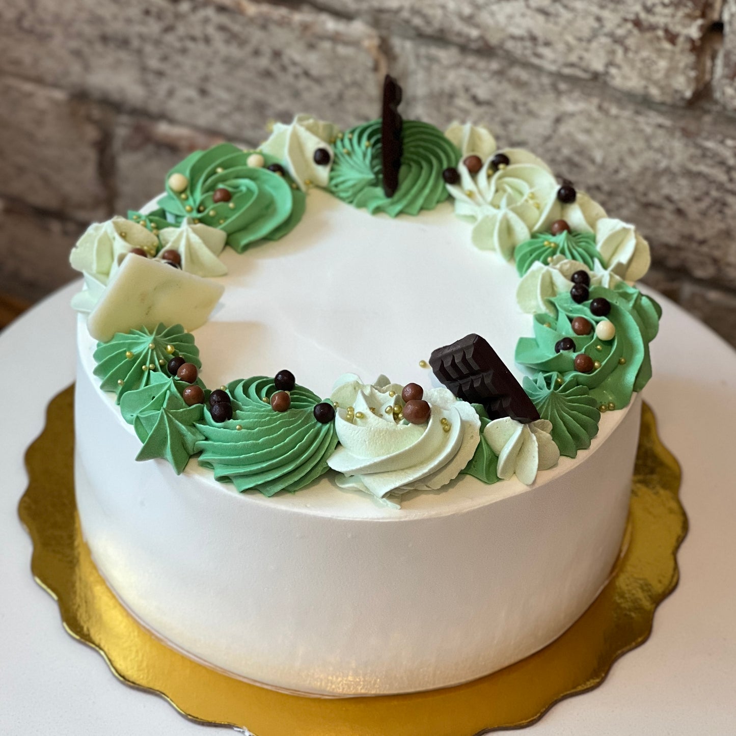 Green Italian rum cake