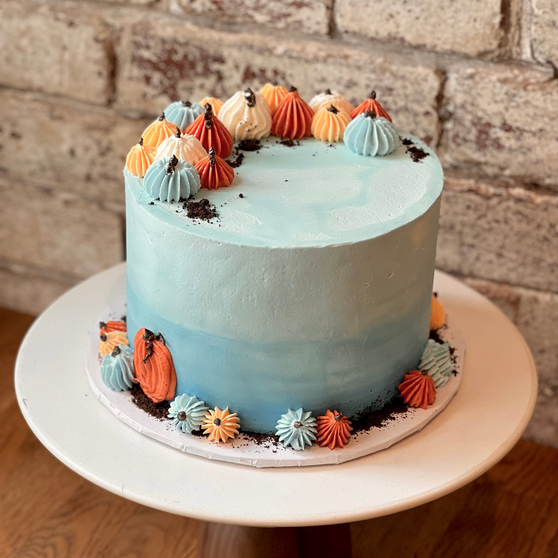 Autumn-themed cake