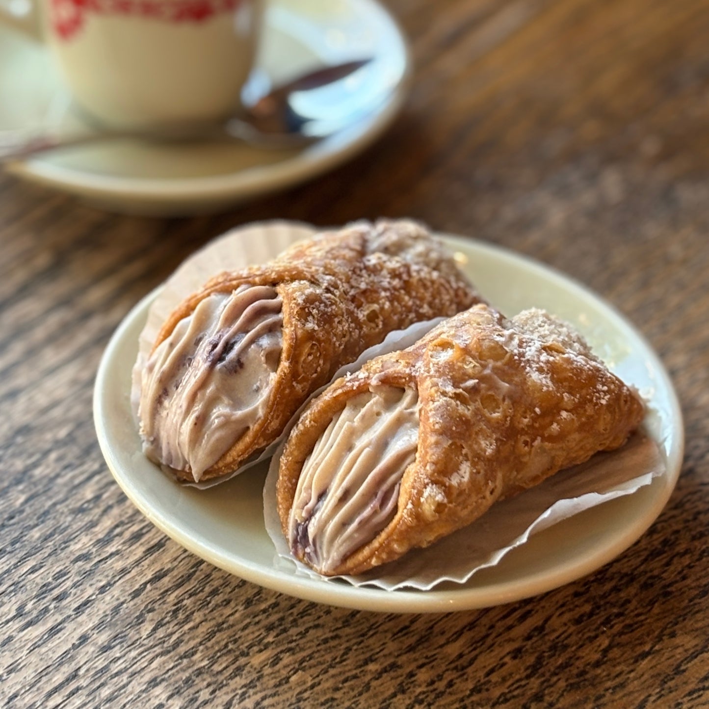 Blueberry Crumble with Peach Liqeur Cannoli (September Only)