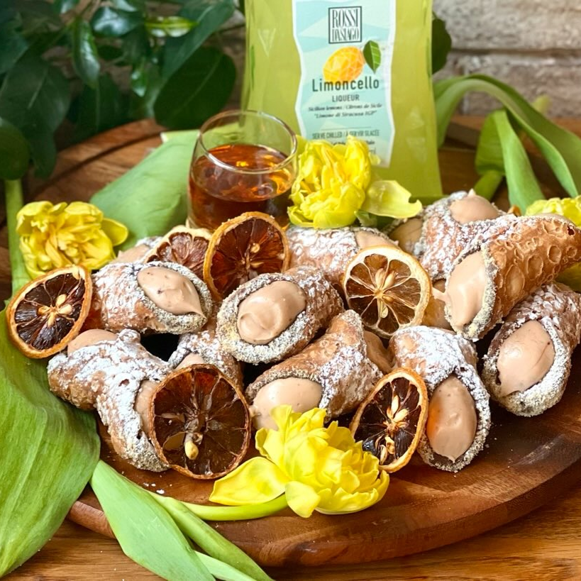 Limoncello Amaretto Cannoli