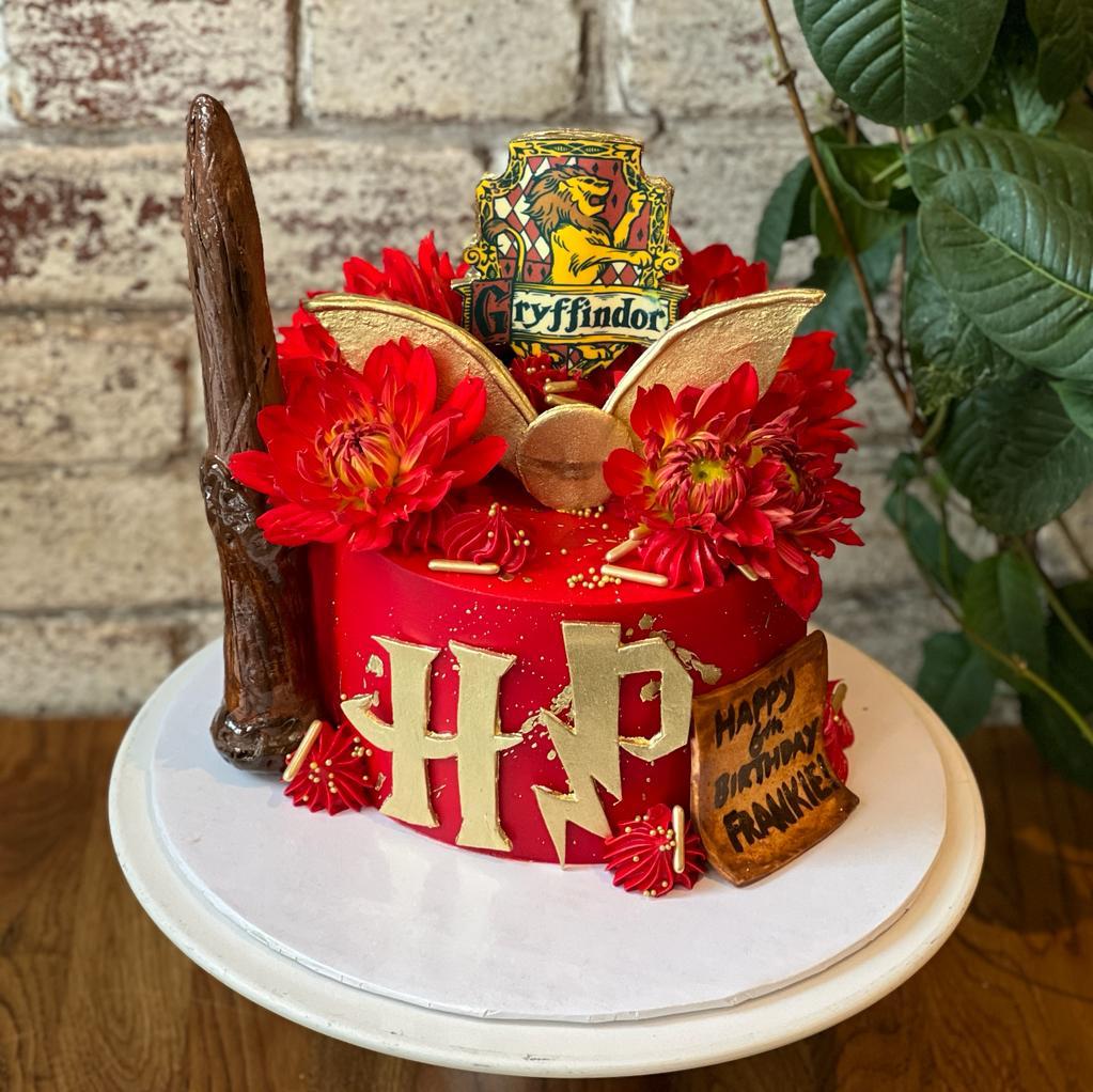 Intricate Gryffindor themed Harry Potter cake
