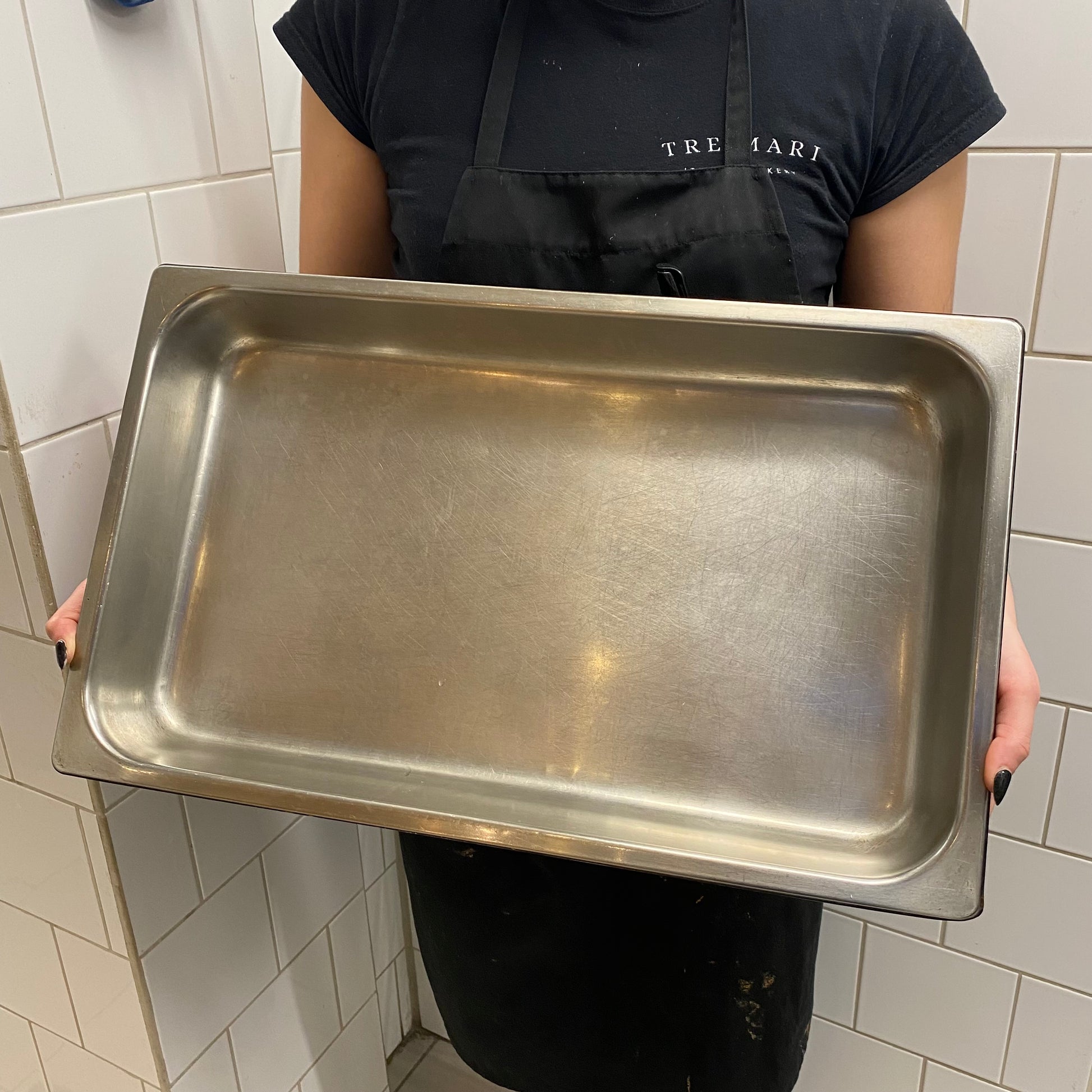 Large-size tray
