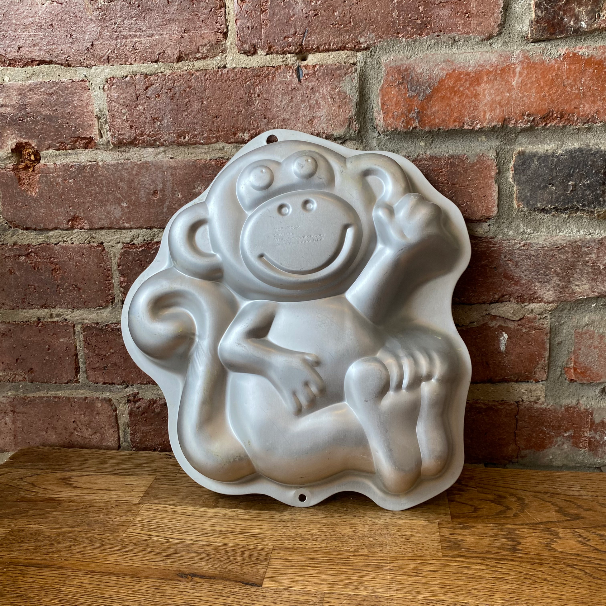 Monkey cake tin