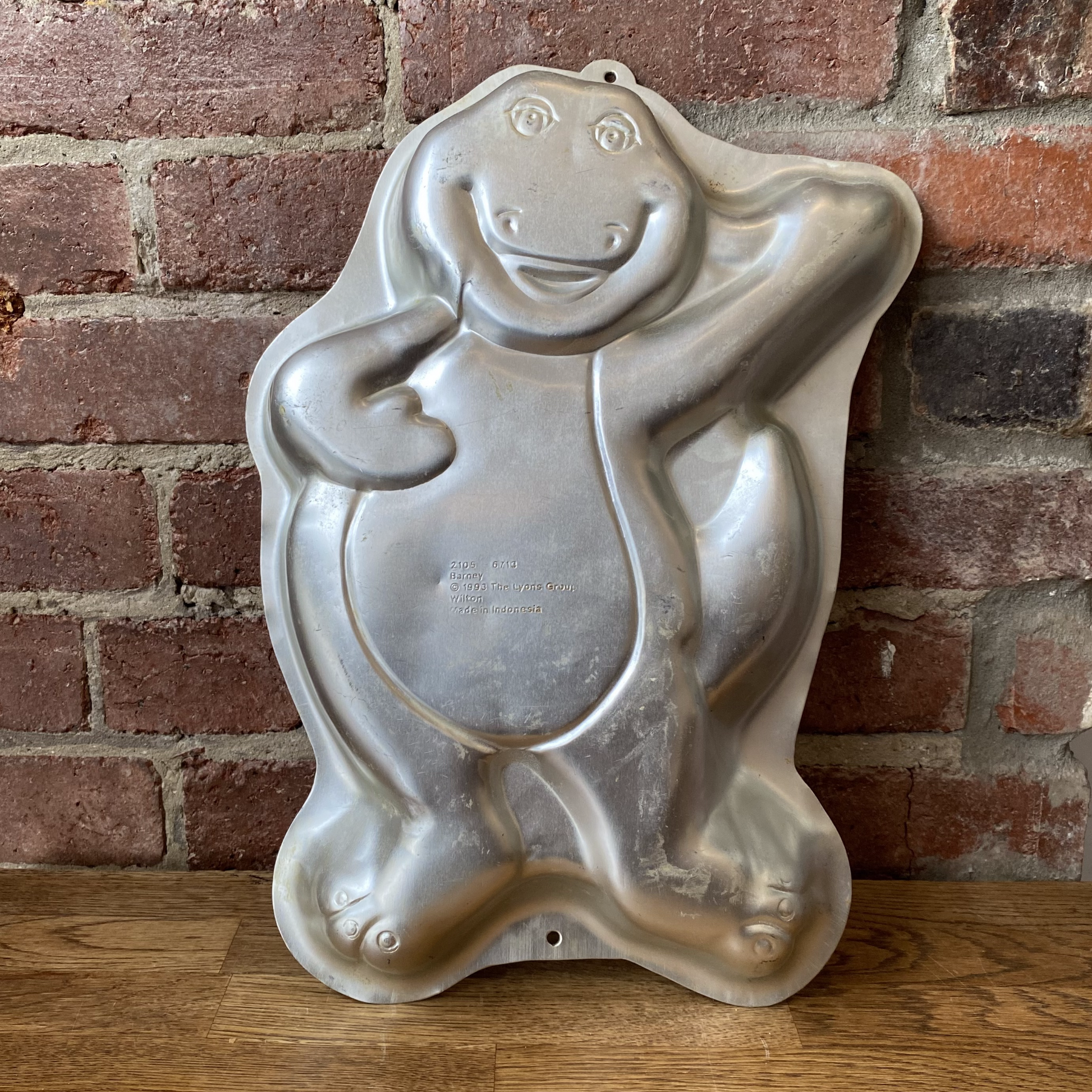 Barney the dinosaur cake tin