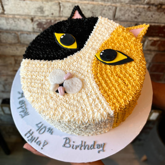 Cat face cake