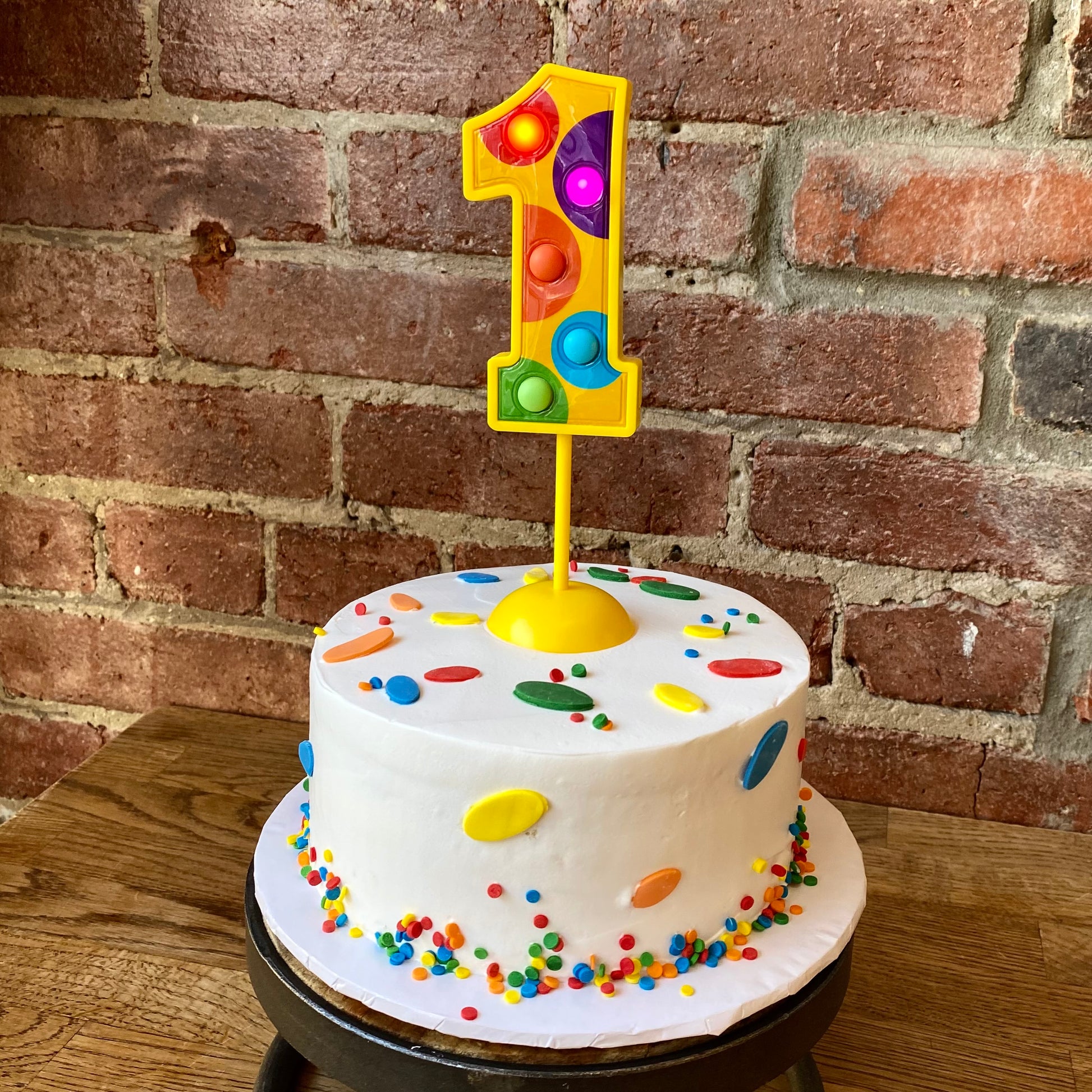Kids birthday cake with light up number one