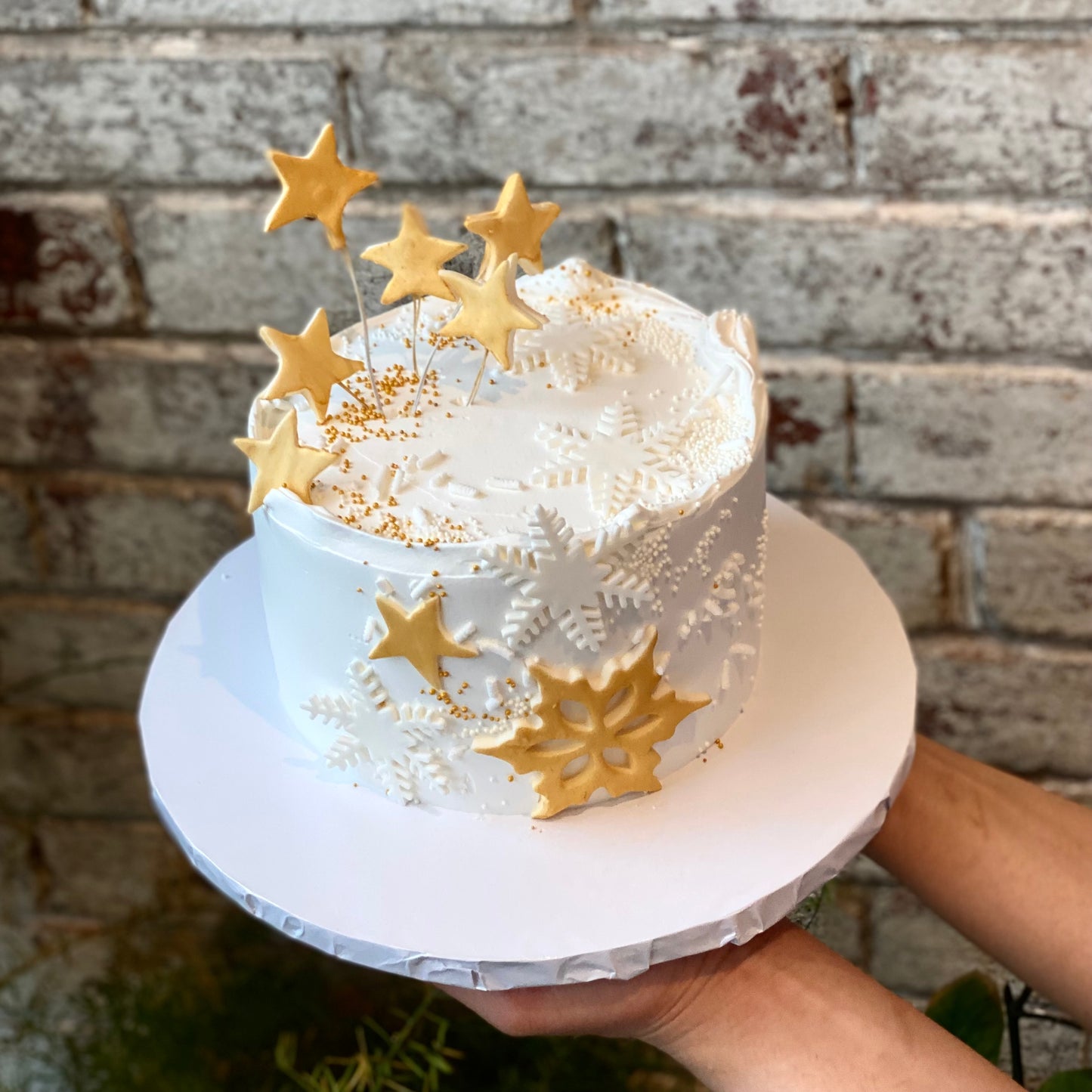 Golden Stars New Year's Eve Cake